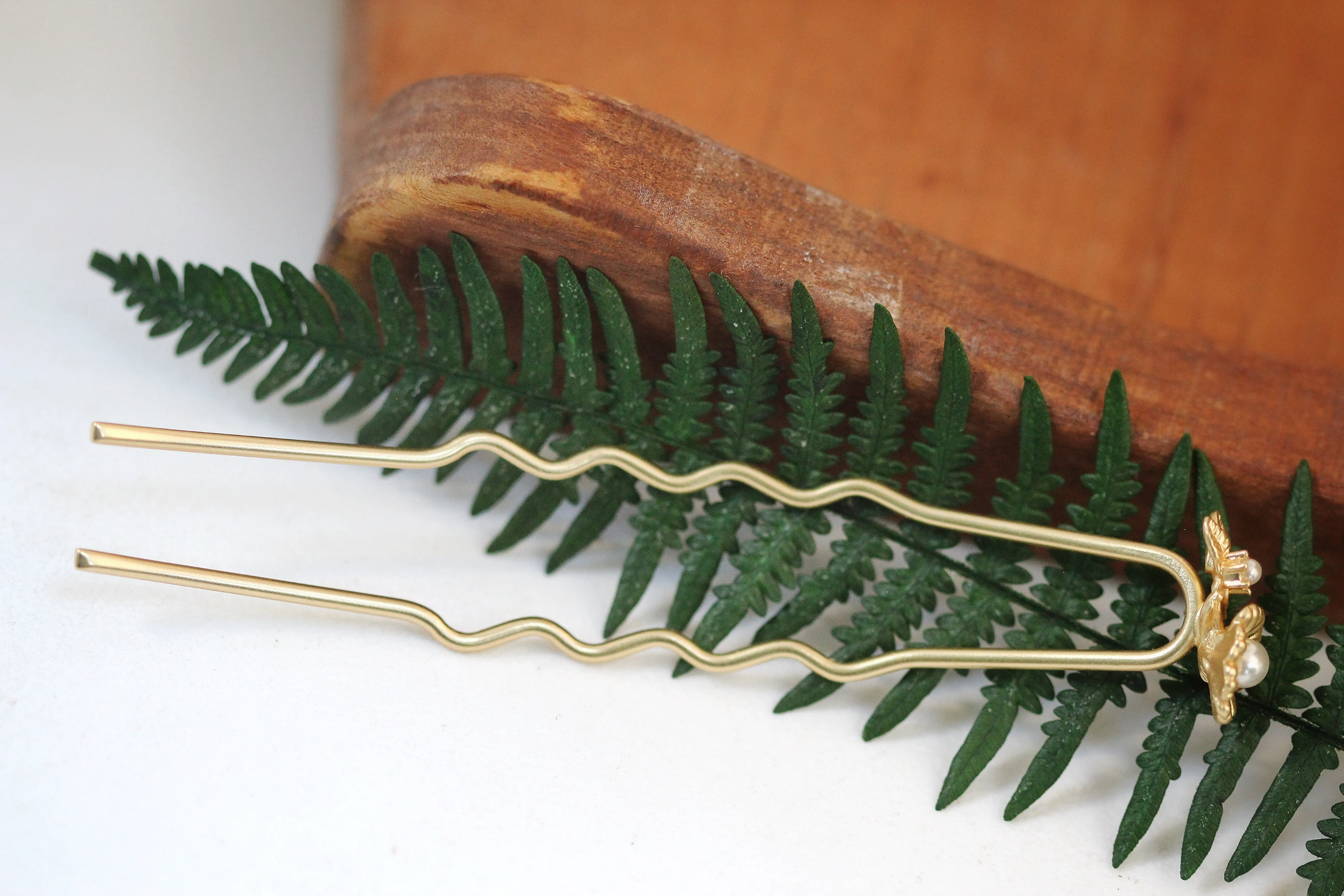 Tiny Flower & Leaf Hair Prong